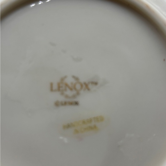 Lenox Ivory Bowl with Gold Trim - Picture 6 of 6